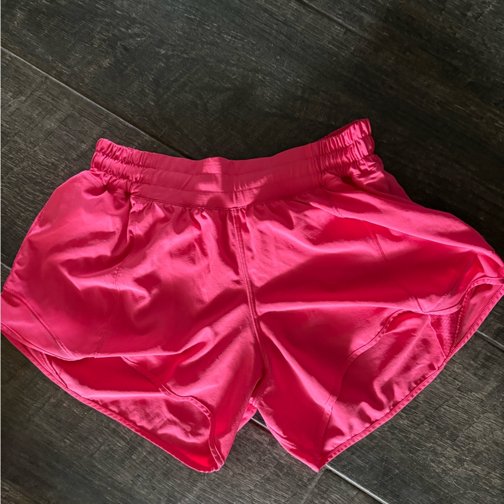 Lululemon Hotty Hot low rise shorts size 8
